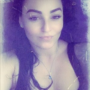 Meet your Posher, Valerie